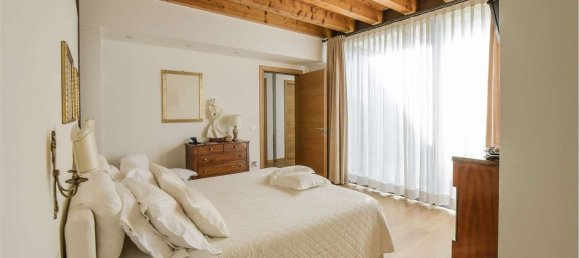 20 rooms Villa in Borso del Grappa, Italy No. 120243 6