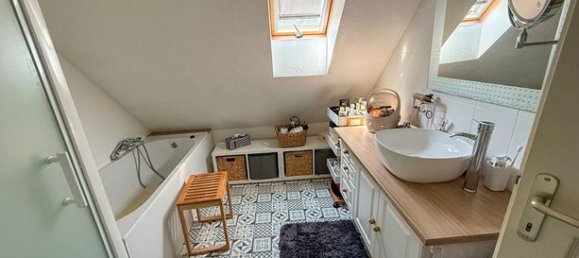 3 bedrooms House in Neuilly-en-Thelle, France No. 311296 2