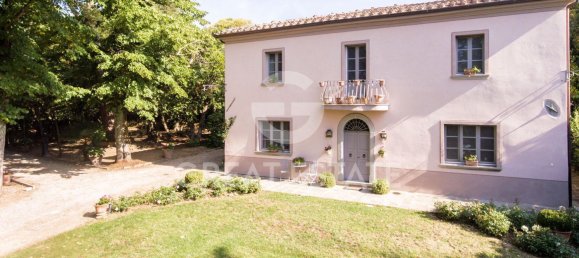 14 rooms House in Foiano della Chiana, Italy No. 136932 8