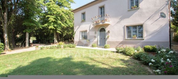 14 rooms House in Foiano della Chiana, Italy No. 136932 5