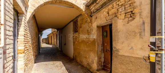 Дом с 2 спальнями в Чивитанова Марке, Италия № 159688 2