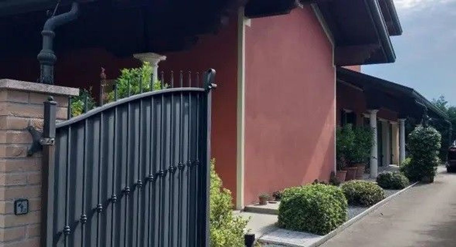 Квартира с 4 комнатами в Гранце, Италия № 217288