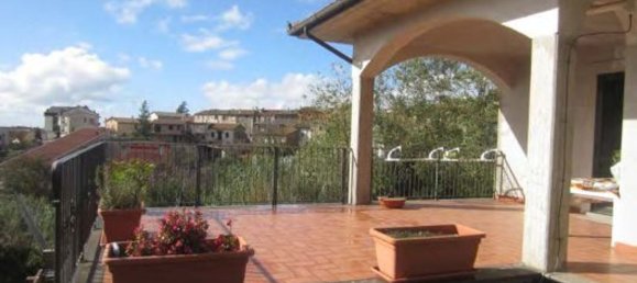 7 rooms Apartment in Montefiascone, Italy No. 201146 2