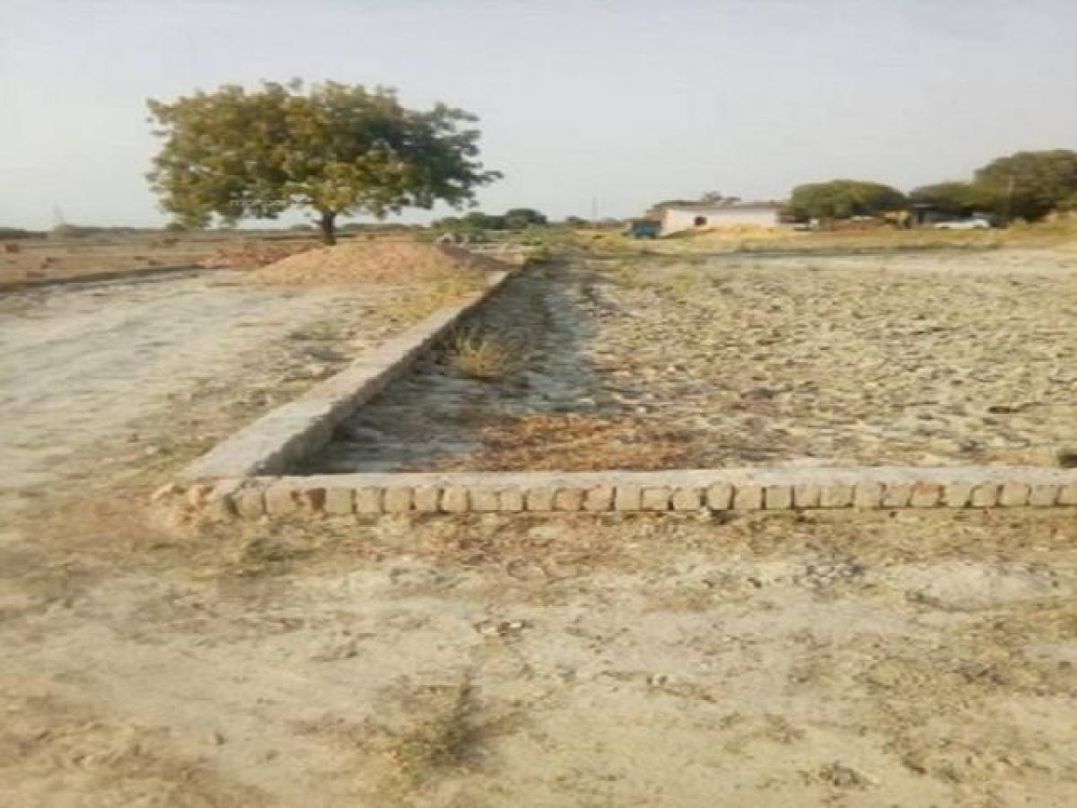  Land in Lucknow, India No. 32859