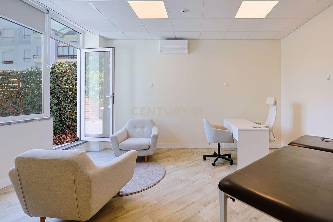 Propiedad comercial en Almada, Portugal 340 m² No. 326813