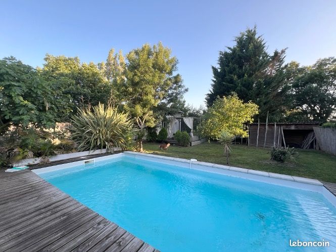 4 bedrooms House in Gironde, France No. 335439