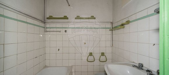 430m² Building in Lisbon, Portugal No. 86299 12