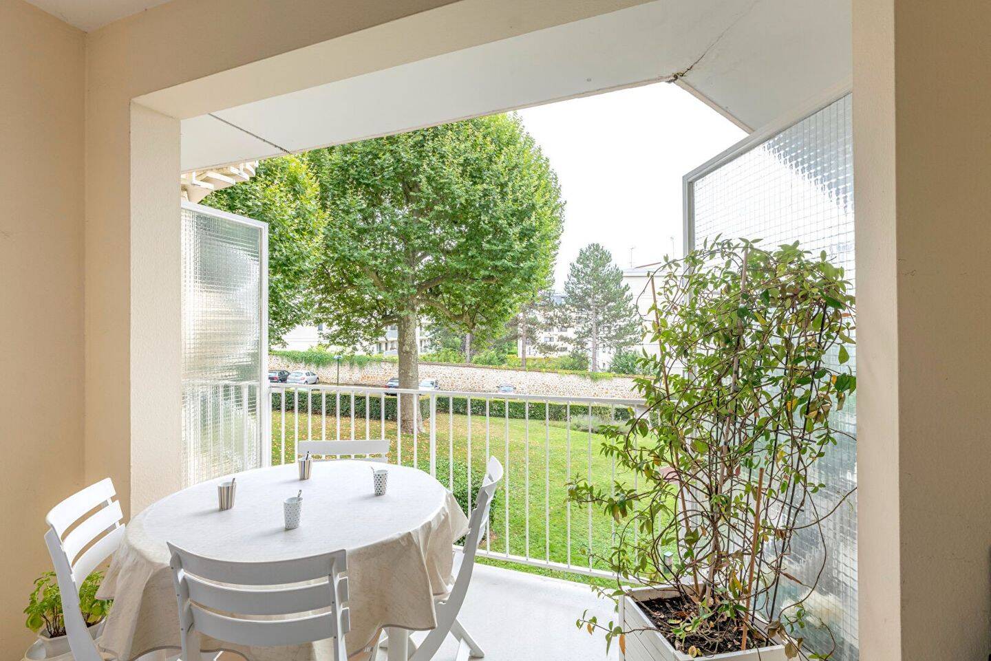 3 bedrooms Apartment in Versailles, France No. 174901