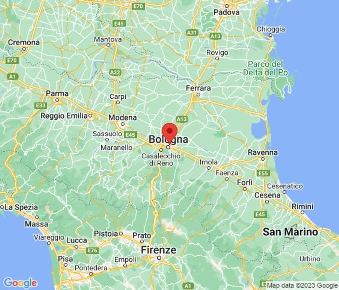 1 room Commercial property in Bologna, Italy No. 227277