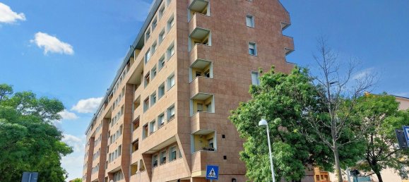 1 room Commercial property in Bologna, Italy No. 227277 3