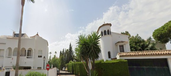 4 bedrooms Townhouse in Estepona, Spain No. 144851 14