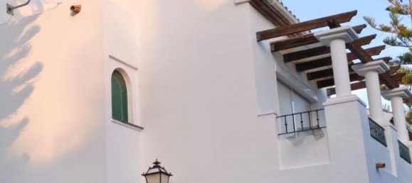 4 bedrooms Townhouse in Estepona, Spain No. 144851 8