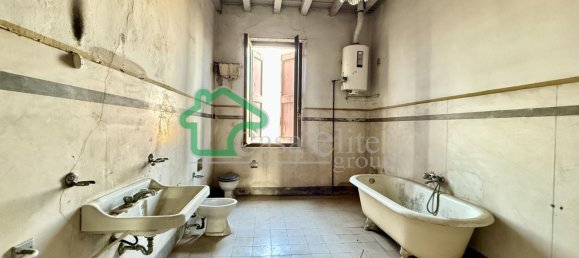 Вилла с 5 комнатами в Крема, Италия № 199668 17