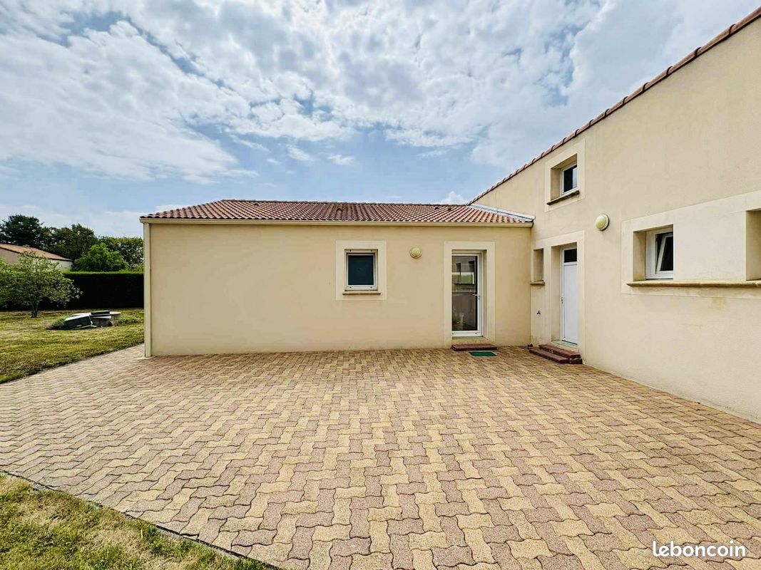 5 غرف نوم منزل في Vieillevigne, France رقم 340498