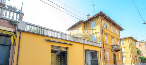 5 bedrooms Apartment in Vignola, Italy No. 327431 2