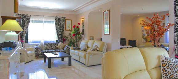 Villa de 7 dormitorios en Marbella, Spain No. 9916 9