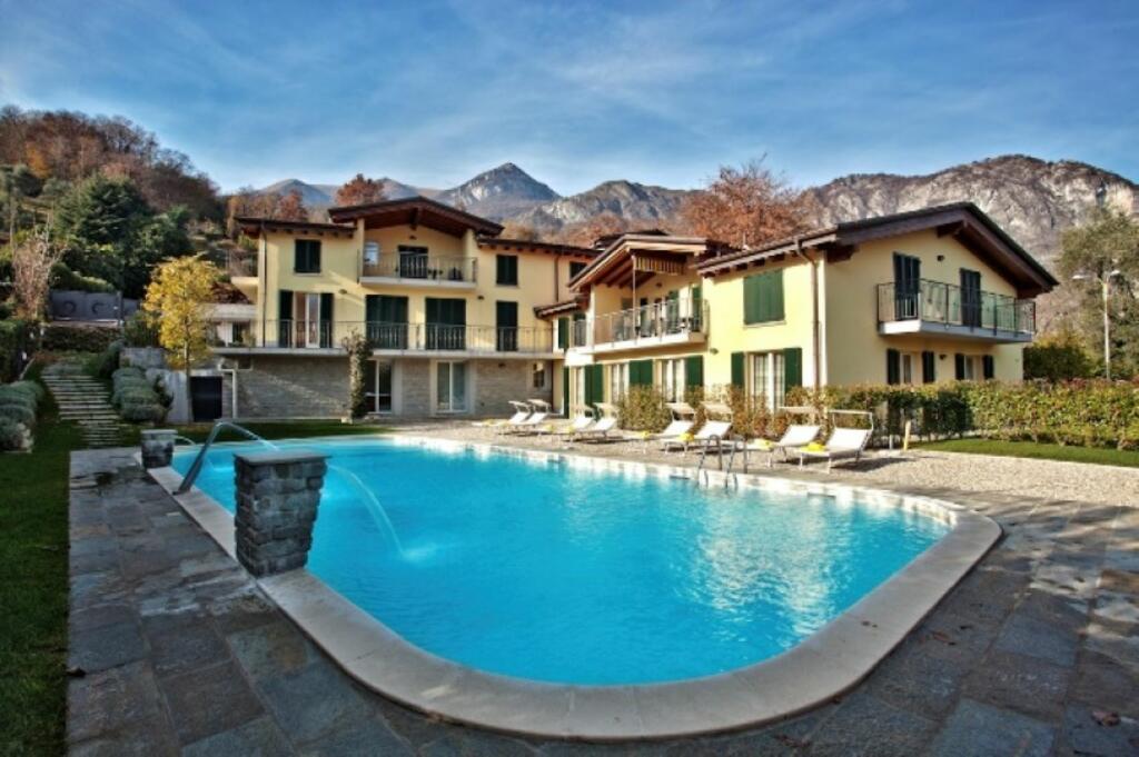 3 bedrooms Apartment in Griante, Italy No. 55874