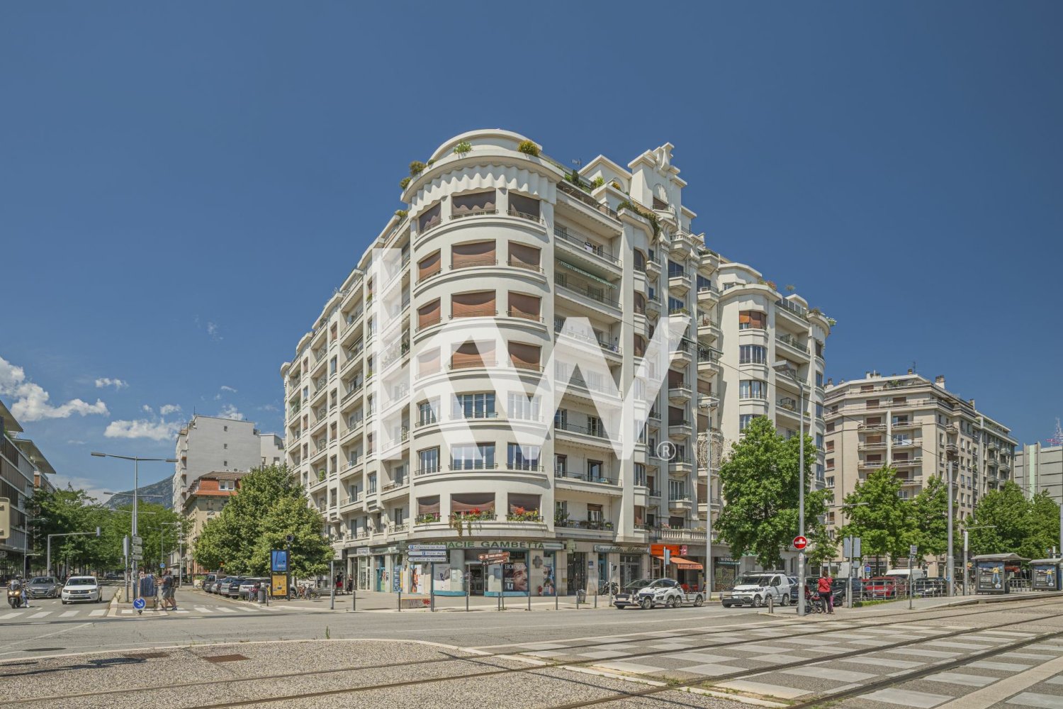 4 bedrooms Apartment in Grenoble, France No. 200651