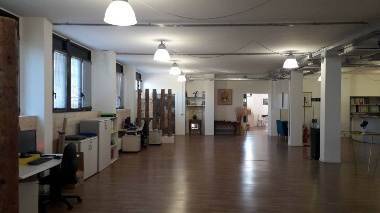 6 rooms Office in Agrate Brianza, Italy No. 211442