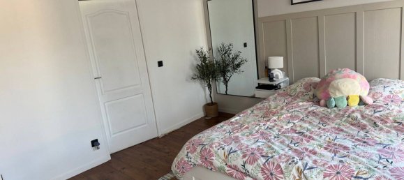 2 bedrooms House in Seine-Port, France No. 331787 2