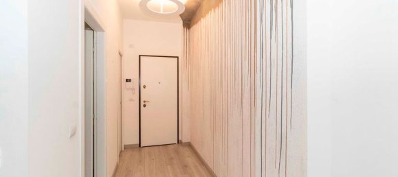 2 rooms Apartment in Turin, Italy No. 148053 5