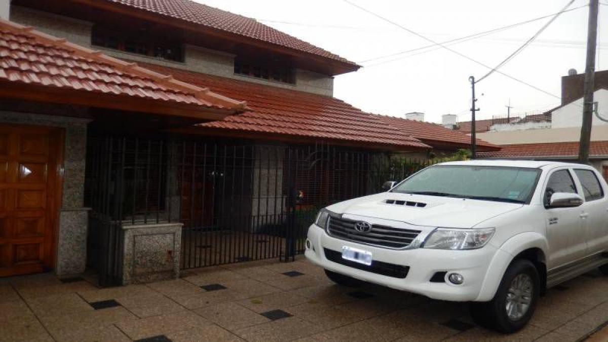 3 bedrooms House in Quilmes, Argentina No. 51363