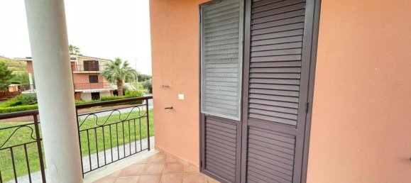 3 rooms Apartment in Falerna, Italy No. 37481 3