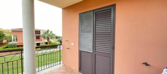 3 rooms Apartment in Falerna, Italy No. 37481 10