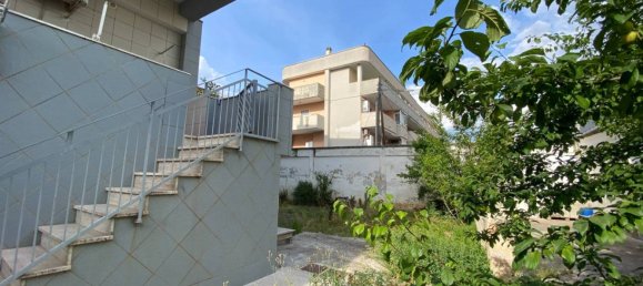 2 Schlafzimmer Wohnung in Bari, Italy, Nr. 261094 18