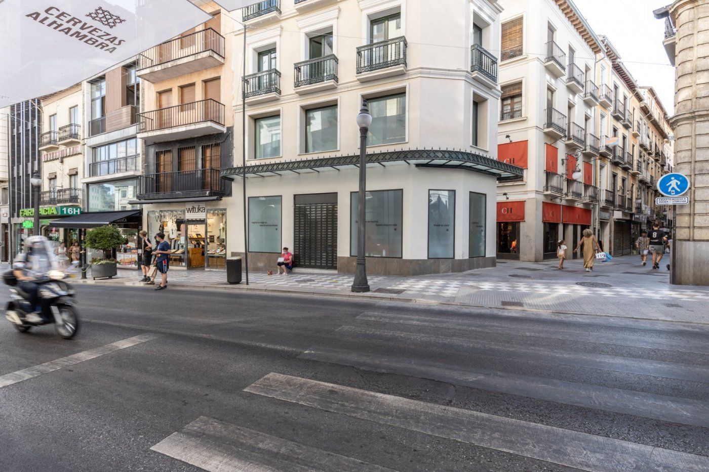  بناية في Granada, Spain 500متر مربع رقم 172073