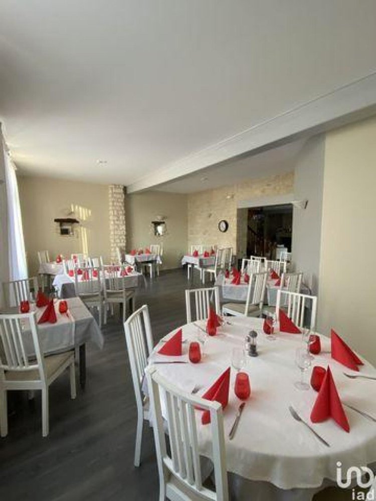  مصنع في Matha, France 577متر مربع رقم 20901