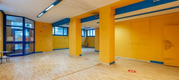 685m² Office in Milan, Italy No. 240942 12