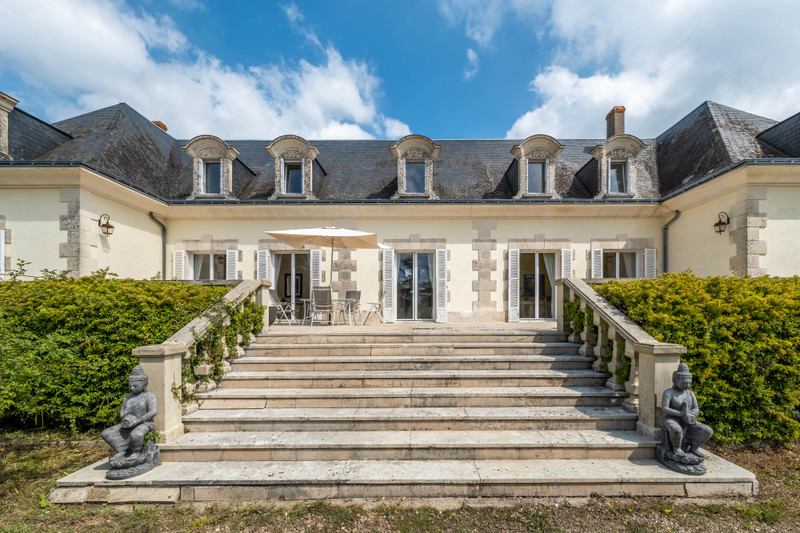 12 bedrooms House in Azay-le-Rideau, France No. 79133