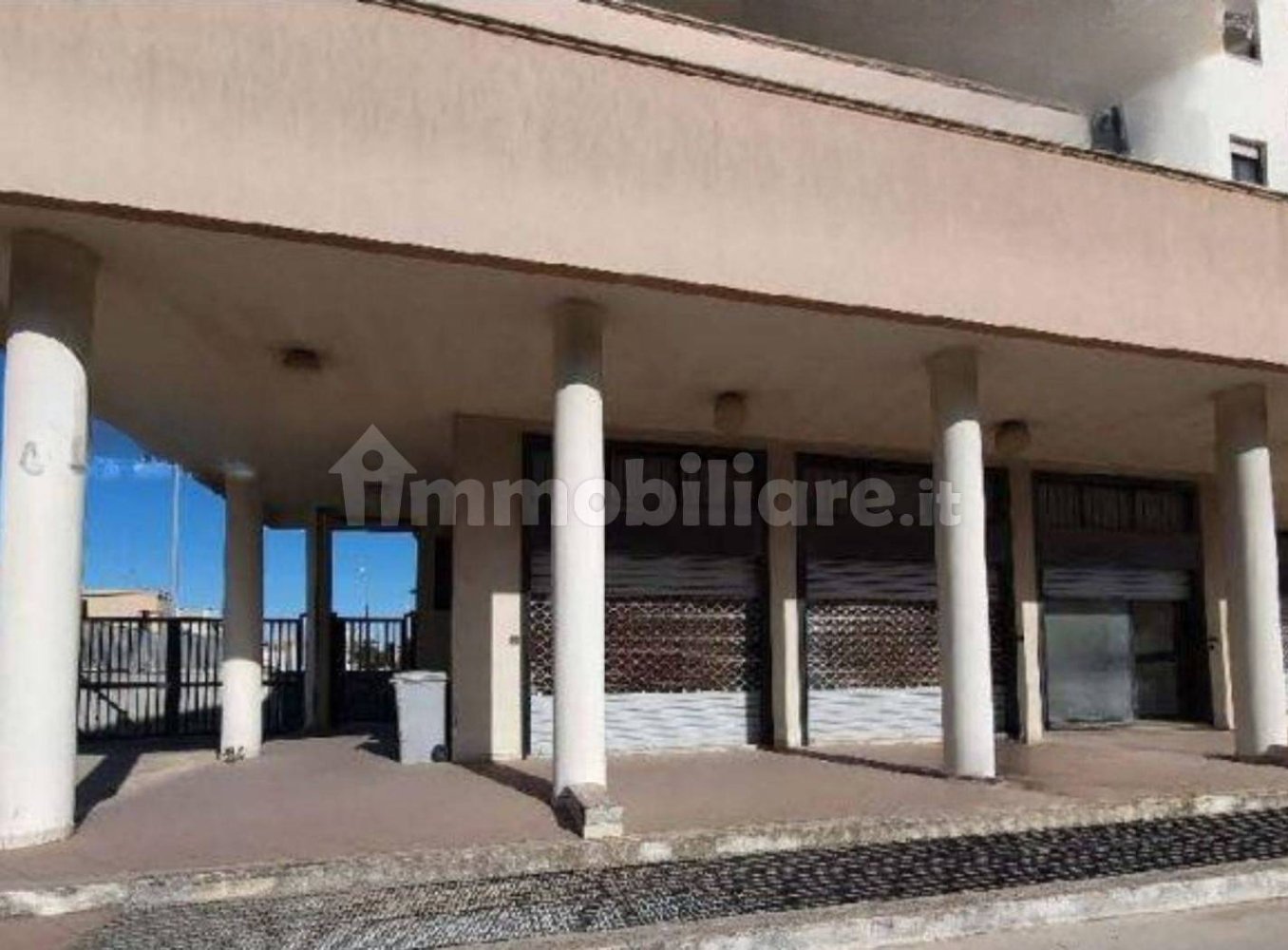 1-Zimmer Gewerbliche Immobilie in Manduria, Italy, Nr. 100858