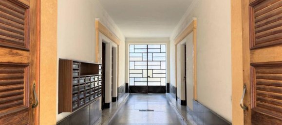 Квартира с 3 комнатами в Турин, Италия № 40137 2