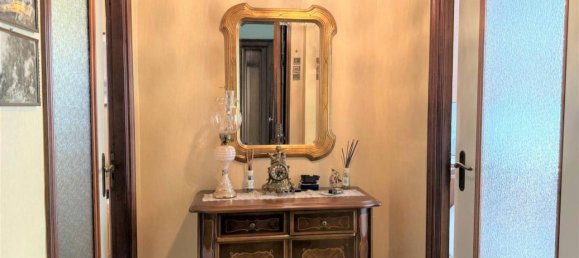 Квартира с 3 комнатами в Турин, Италия № 40137 5