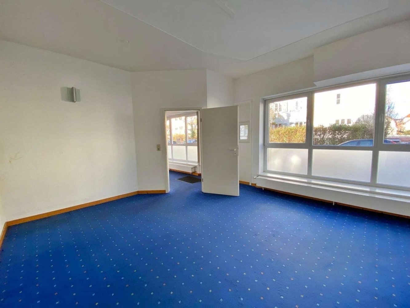 4 rooms Office in Tubingen, Germany No. 68044