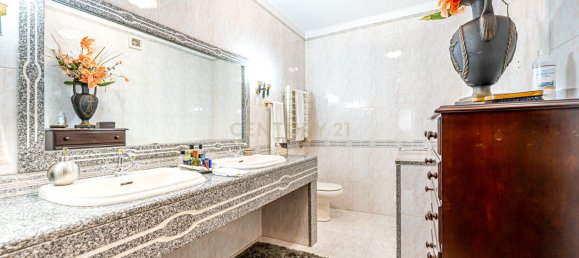 6 bedrooms Villa in Cascais, Portugal No. 141367 14