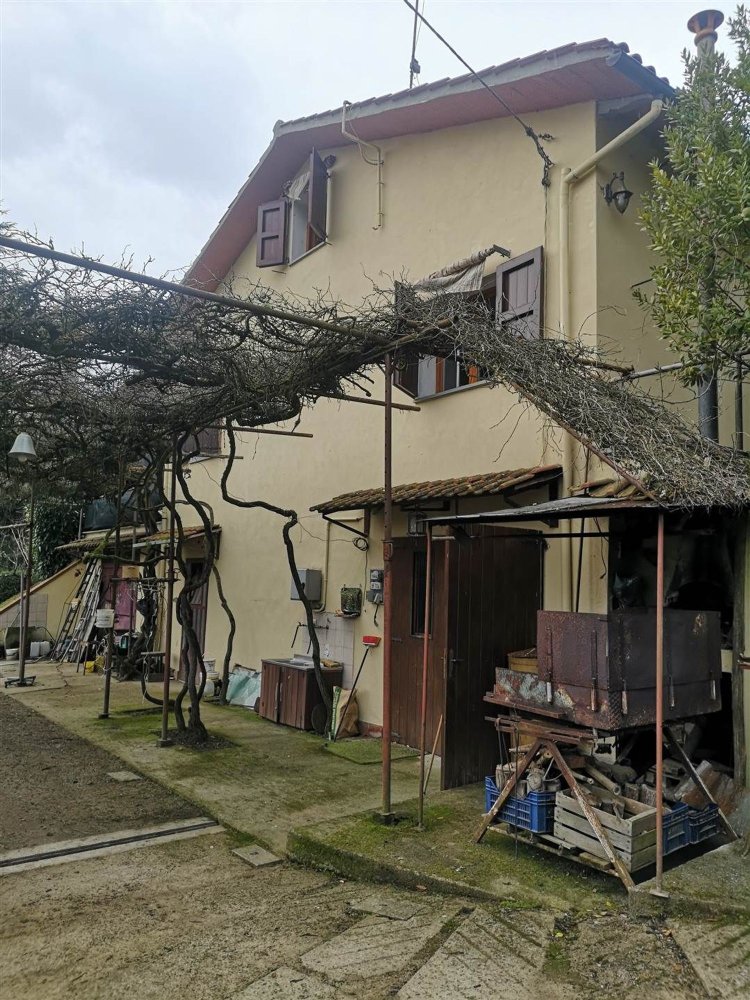 3-Zimmer Haus in San Giovanni Valdarno, Italy, Nr. 226031