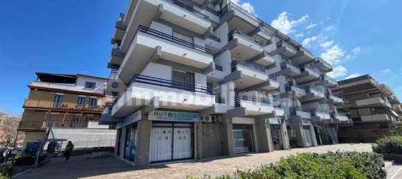 Apartamento de 2 dormitorios en Pomezia, Italy No. 69205 20