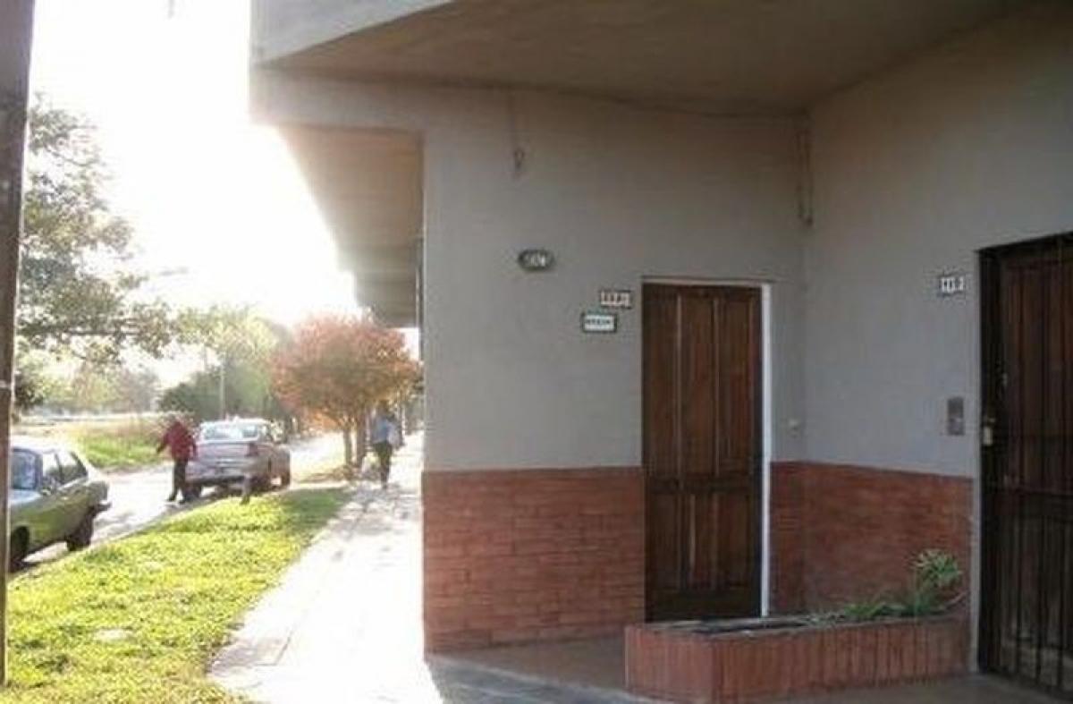 Apartamento de 2 dormitorios en Hurlingham, Argentina No. 103320