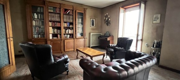 4 rooms Apartment in Piacenza, Italy No. 113169 2