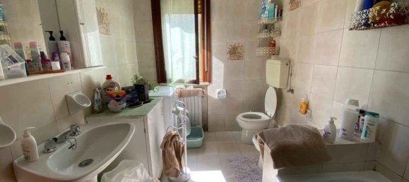 5 bedrooms Apartment in Castelnovo ne' Monti, Italy No. 315978 10