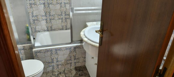 4 bedrooms Apartment in Sant Boi de Llobregat, Spain No. 168717 2