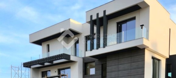 6 bedrooms House in Seixal, Portugal No. 143719 3