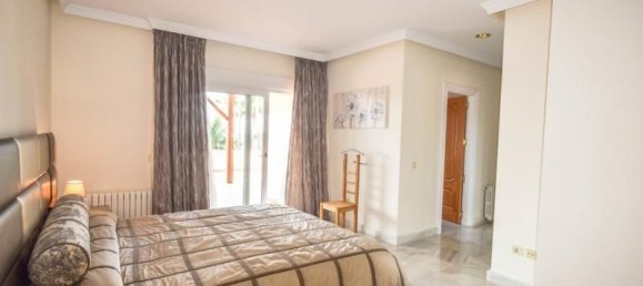 4 bedrooms Villa in Marbella, Spain No. 21772 19