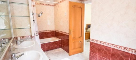 4 bedrooms Villa in Marbella, Spain No. 21772 17