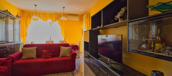 4-salle Appartement à Poggio Mirteto, Italy No. 203570 18