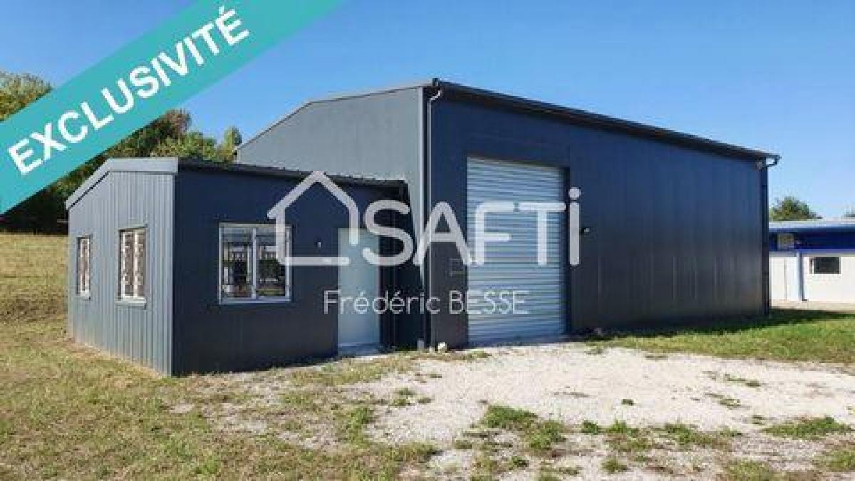 130m² Office in Montesquieu, France No. 19400