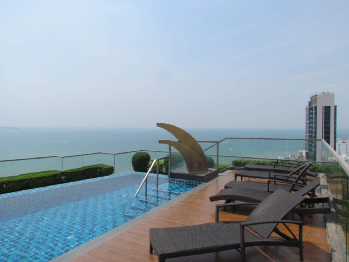 Condominio de 1 dormitorio en THE PEAK TOWERS Pattaya, Thailand No. 29540